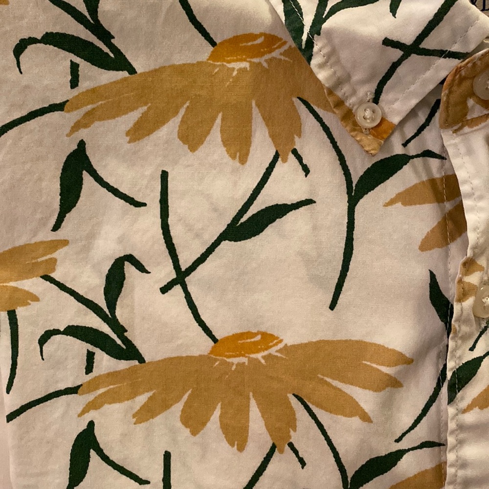 Fun floral casual men’s shirt